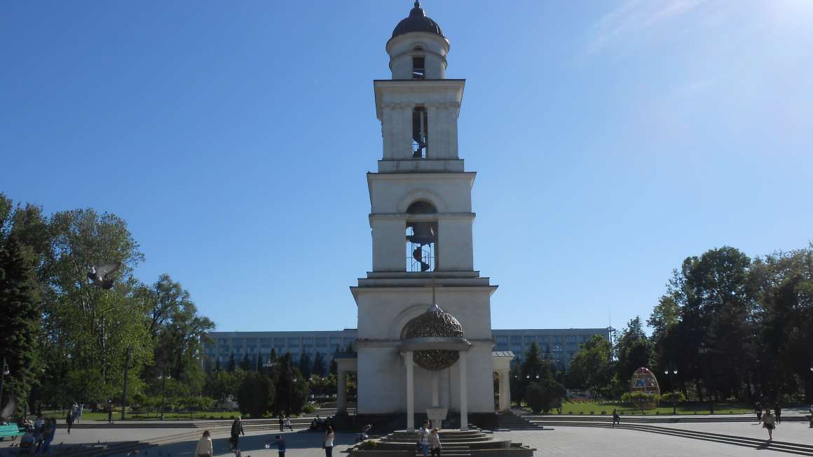 Diario Chisinau 3 – Un bambino affettuoso e una strana colazione